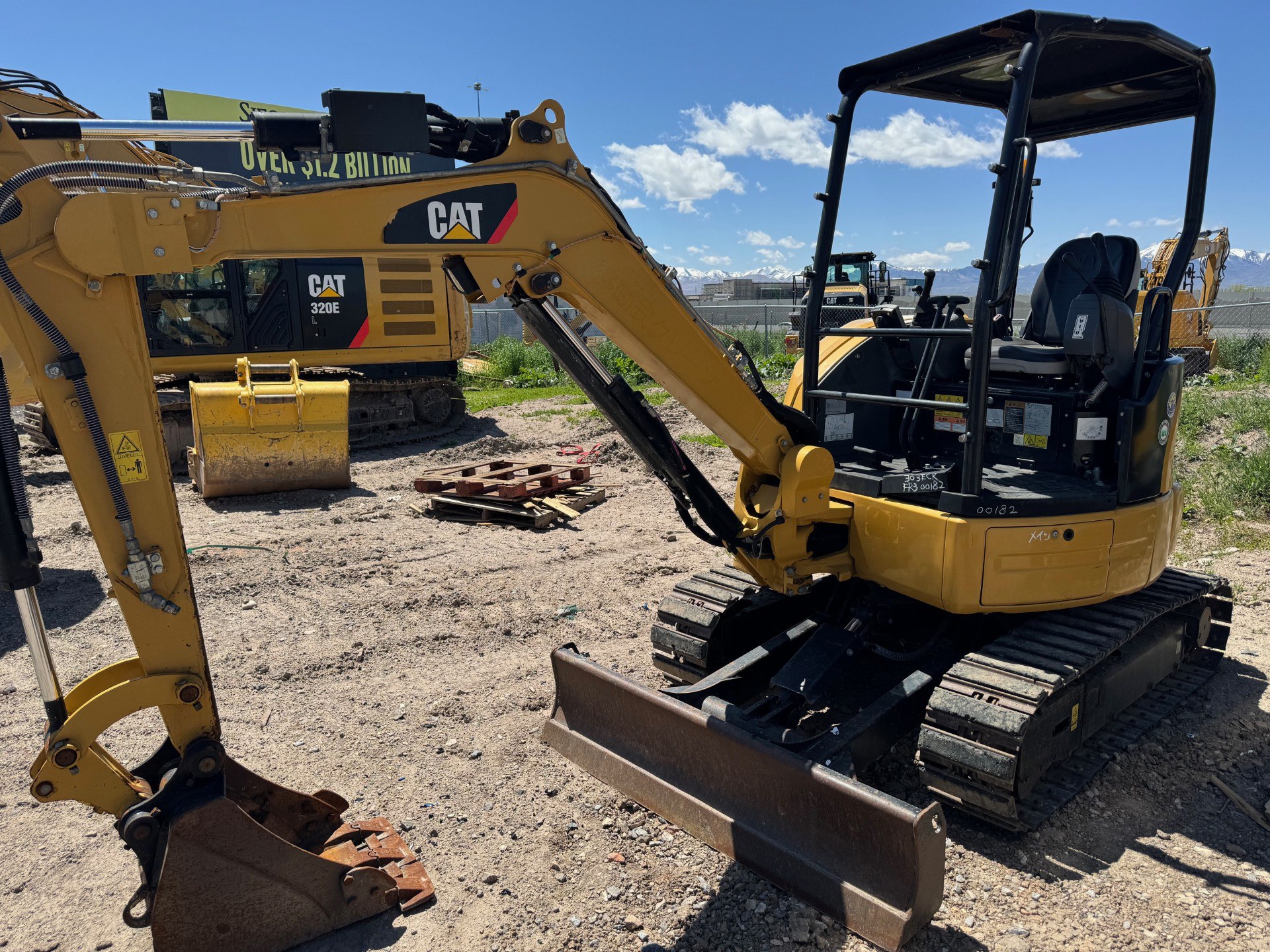 2016 Caterpillar 303 Mini Excavator