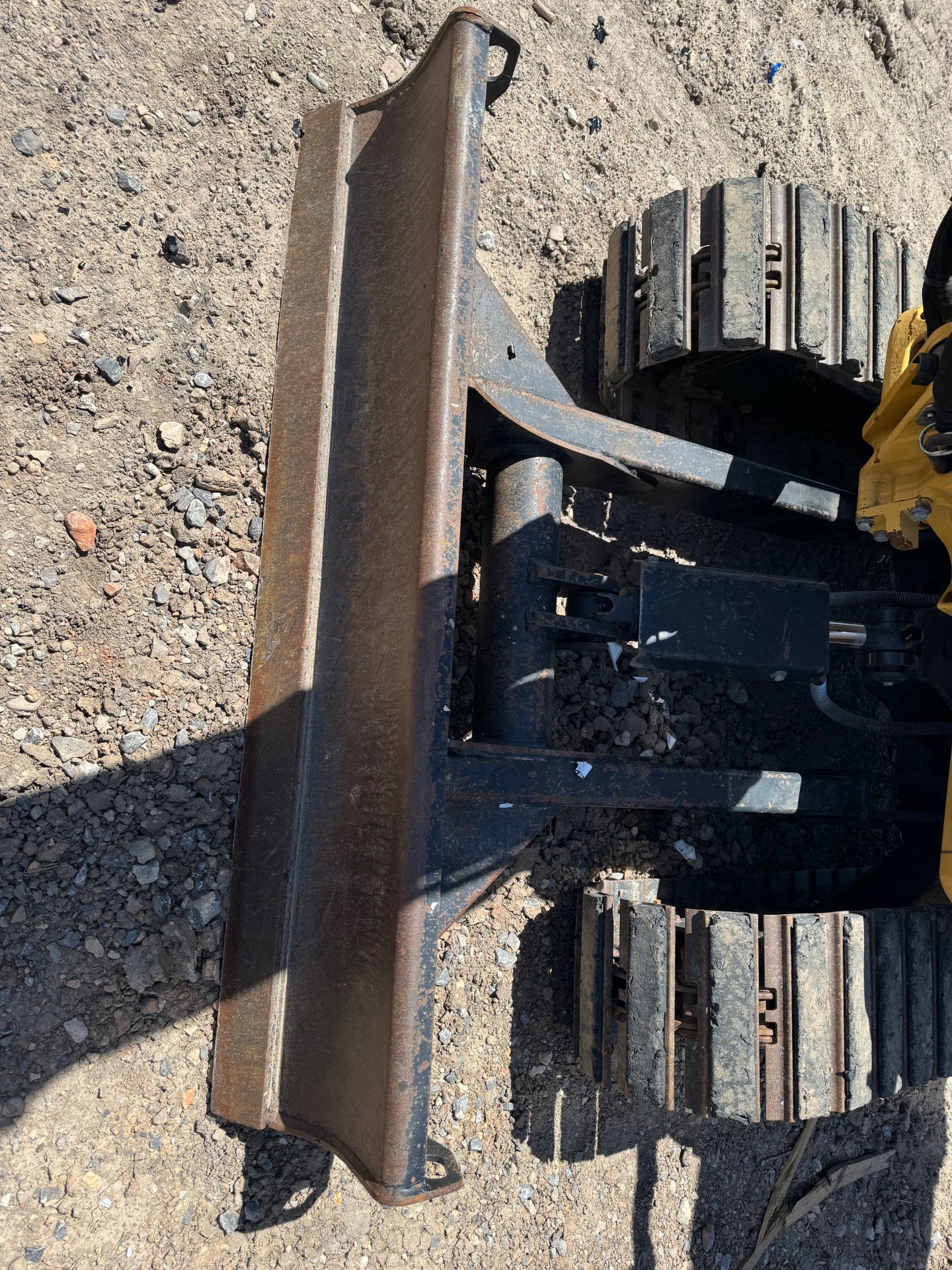 2016 Caterpillar 303 Mini Excavator photo 4