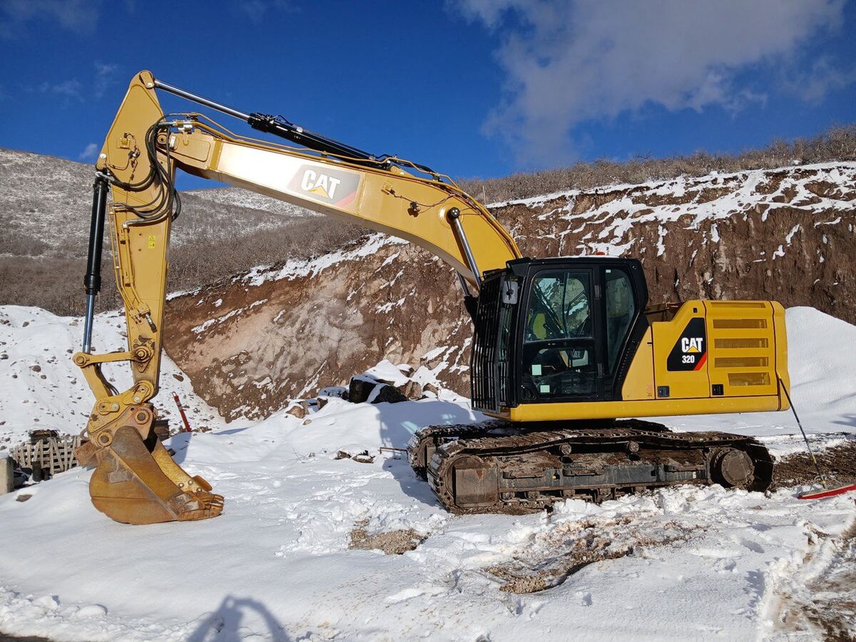 2020 Caterpillar 320 Excavator photo 2