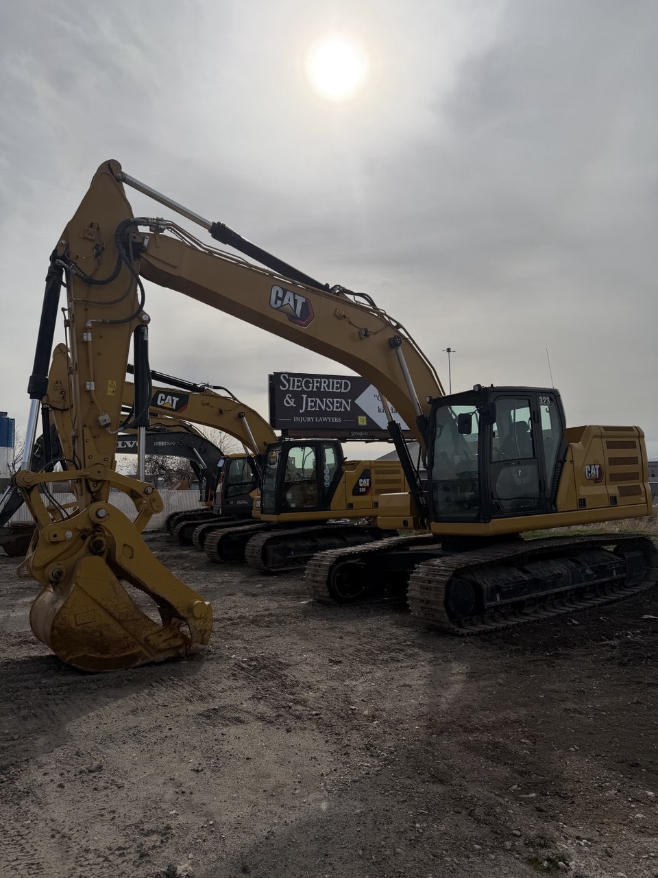 CAT 323 angle