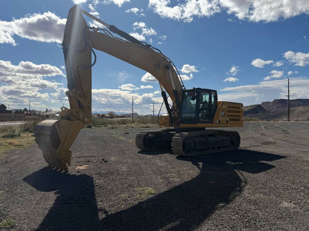 2022 Caterpillar 340 Excavator photo 4