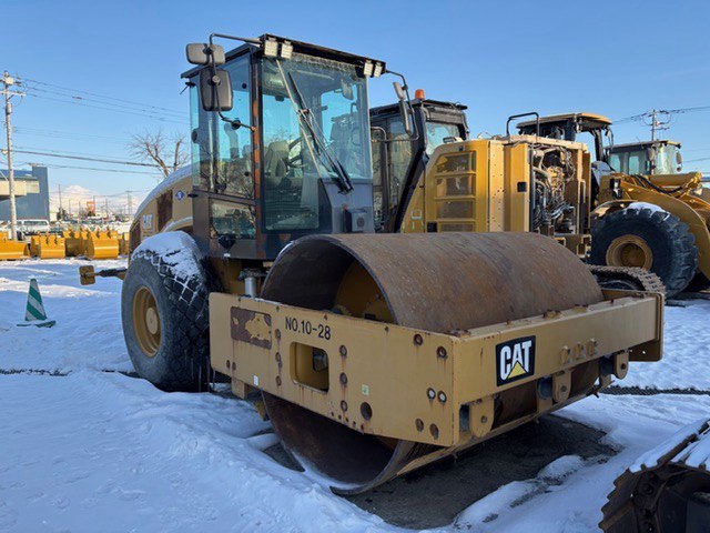 2017 Caterpillar CS54B Compactor photo 2